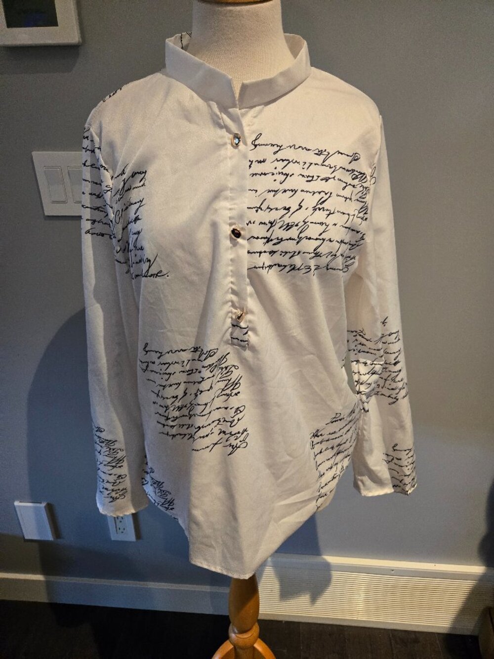 Script Print Mandarin Collar Blouse | Size XL | White & Black